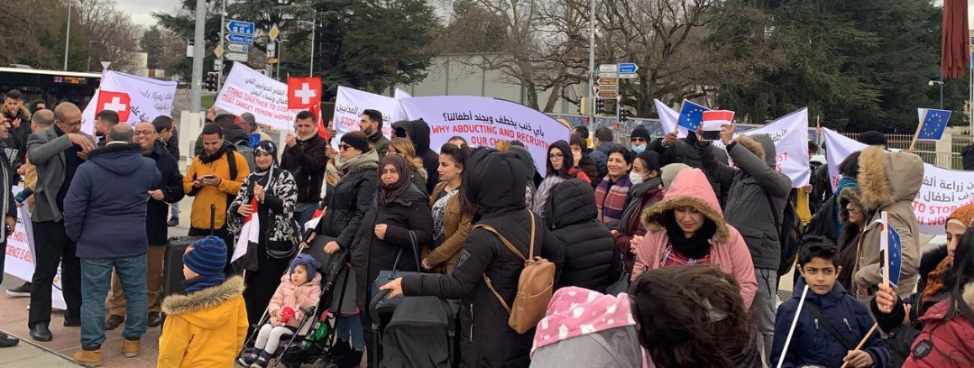 جنيف : منظمات اروبية تنفذ وقفة احتجاجية للتنديد بانتهاكات الحوثي ضد النساء والاطفال