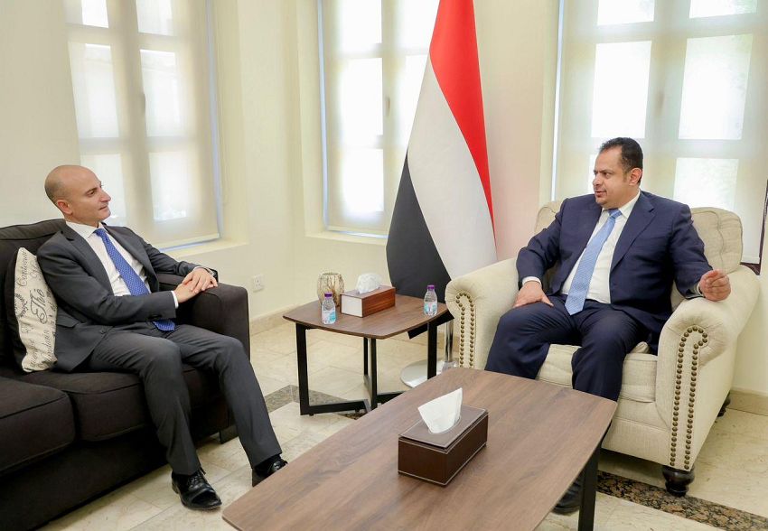 رئيس الوزراء يشيد بالدعم الفرنسي المستمر للحكومة والشعب اليمني