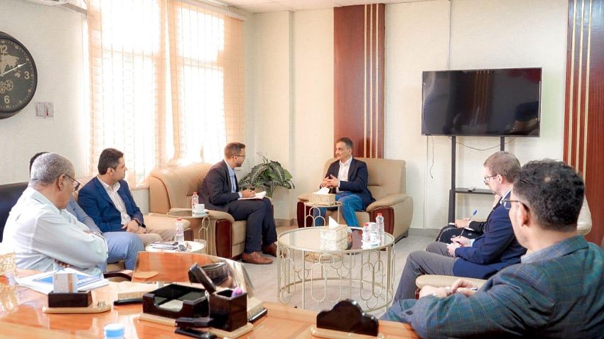 وزير الدولة محافظ عدن يناقش مع مدير مكتب المبعوث الأممي الاوضاع في المحافظة