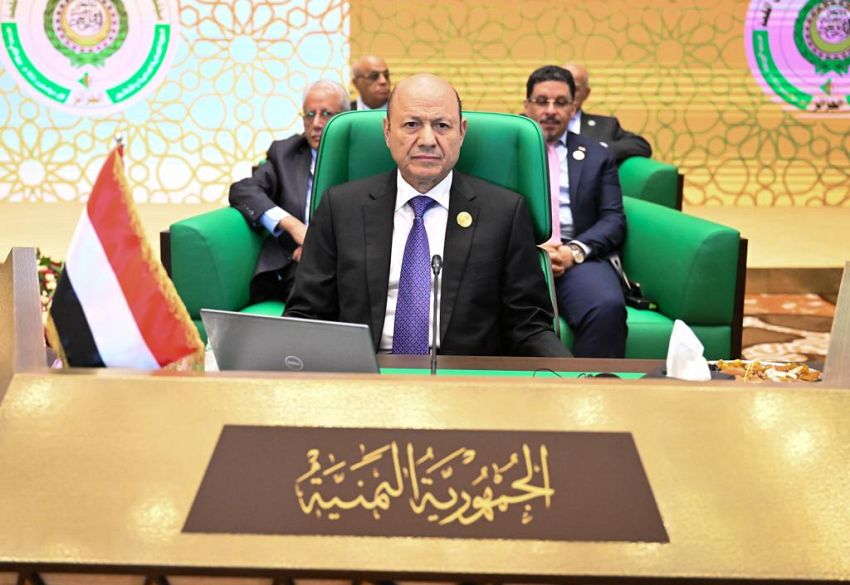 رئيس مجلس القيادة الرئاسي يشارك في الجلسة الافتتاحية لاعمال القمة العربية