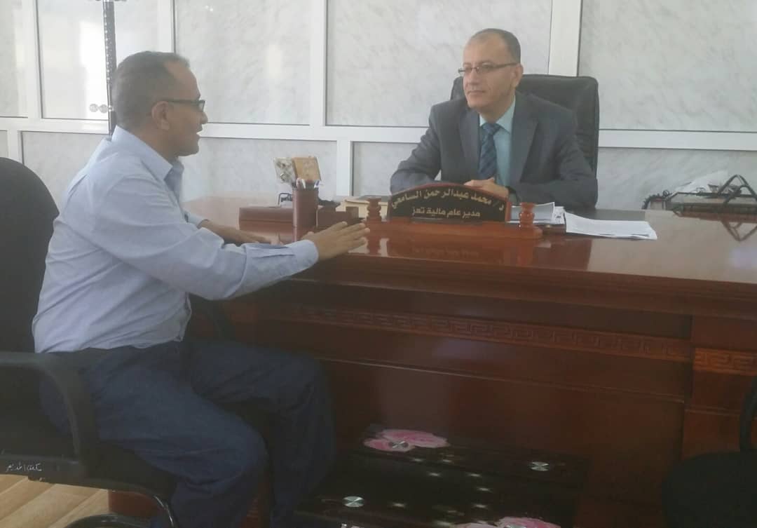 مدير مالية تعز : نسبة الزيادة في ايرادات المحافظة 150% مقارنة بالعام الماضي و70 الف موظف تصرف مرتباتهم شهريا