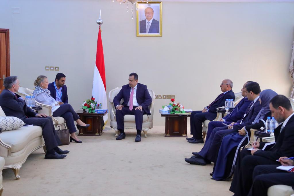رئيس الوزراء: مشاركة المليشيا في مشاورات السويد جاءت بعد أن شعرت باقتراب هزيمتها عسكريا في الحديدة لكسب الوقت واعادة ترتيب صفوفها