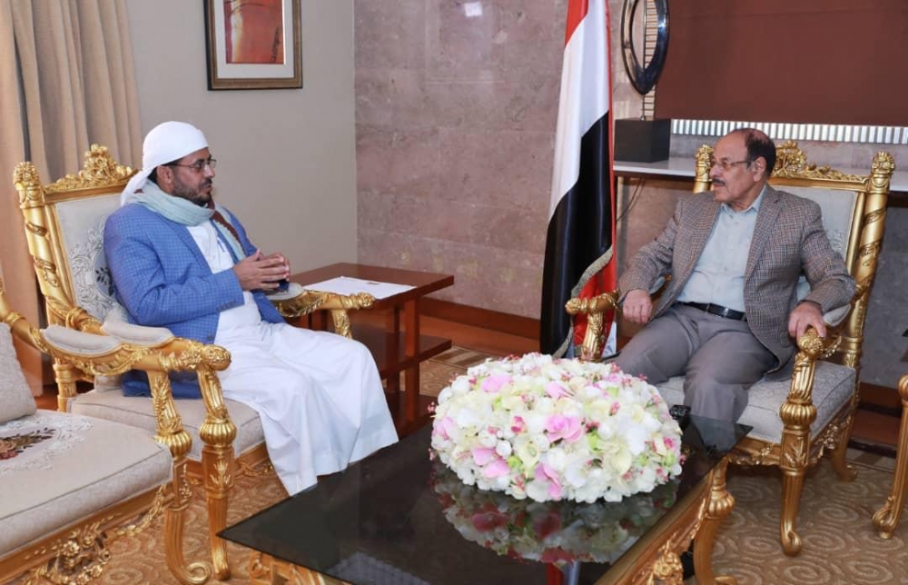 نائب رئيس الجمهورية يلتقي وزير الأوقاف والإرشاد ويستمع إلى الترتيبات الجارية لموسم الحج القادم