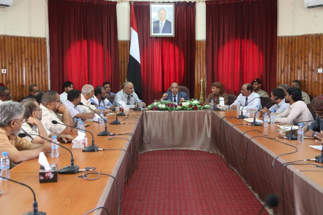 لقاء بسيئون يقر إجراءات للحد من عملية المضاربة بالعملة الوطنية