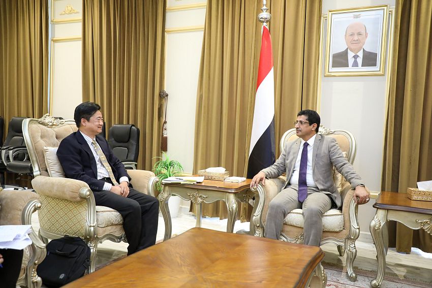 وكيل وزارة الخارجية يلتقي القائم باعمال السفارة الصينية لدى اليمن