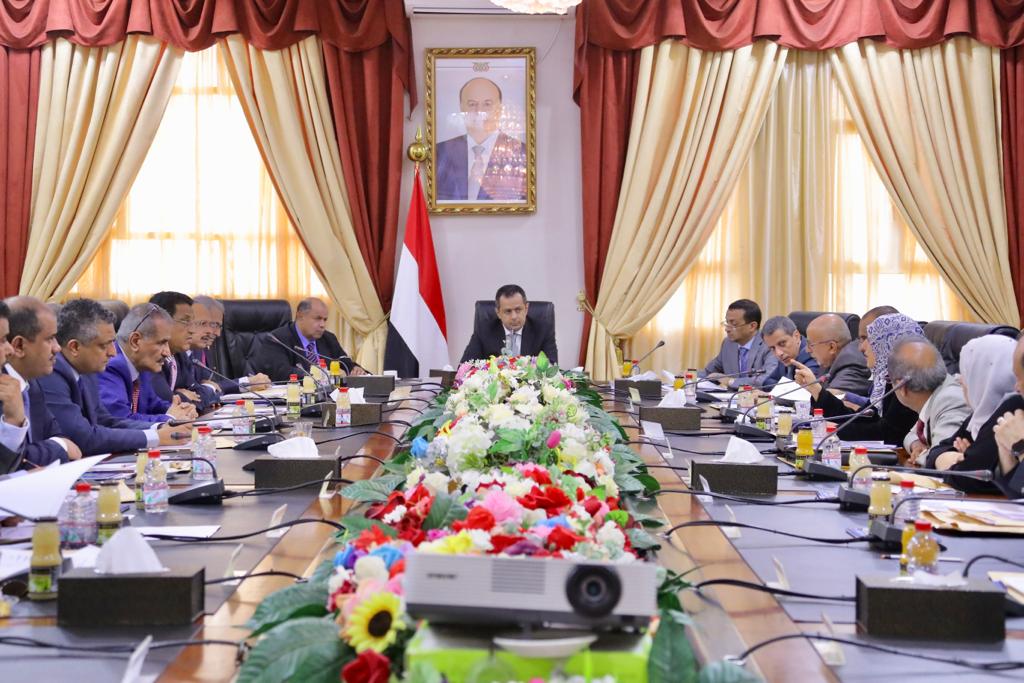 مجلس الوزراء يناقش الإجراءات المتخذة حيال الهبوط الاضطراري لطائرة اليمنية بمطار القاهرة