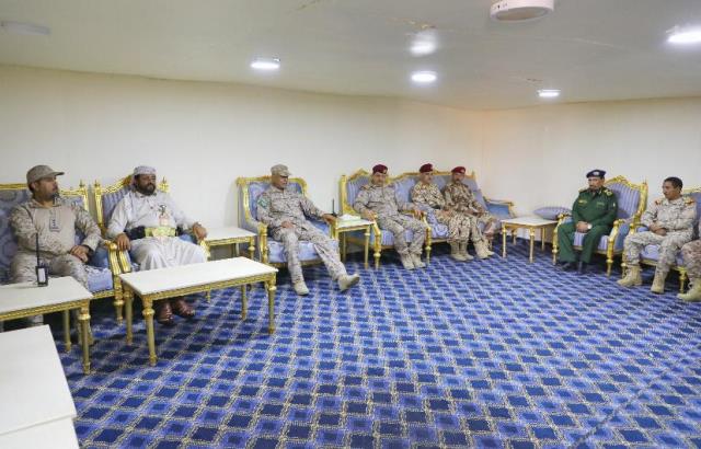 وزير الدفاع ومحافظ مارب وقيادات الجيش الوطني في مارب يلتقون قائد قوات التحالف ..تفاصيل مادار في اللقاء