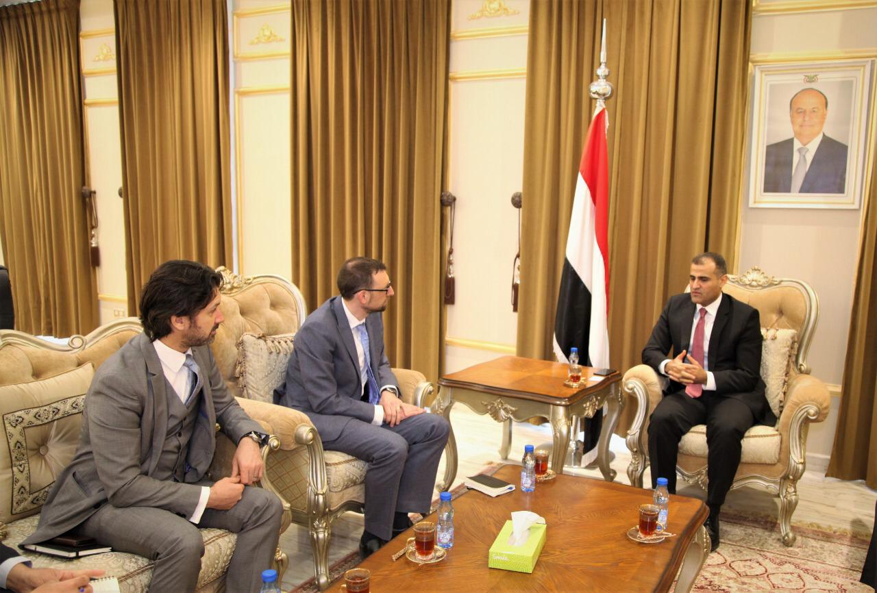 الحضرمي يبحث مع رئيس فريق اليمن بوزارة التنمية البريطانية التعاون في المجال الانساني