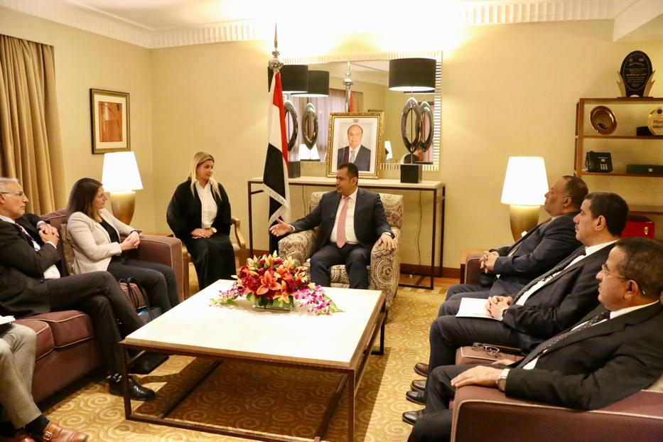 رئيس الوزراء يستقبل مديرة دائرة الشرق الأوسط في الخارجية البريطانية