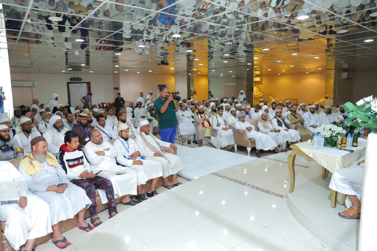 وزير الأوقاف يلتقي المرشدين المرافقين لبعثة الحج اليمنية