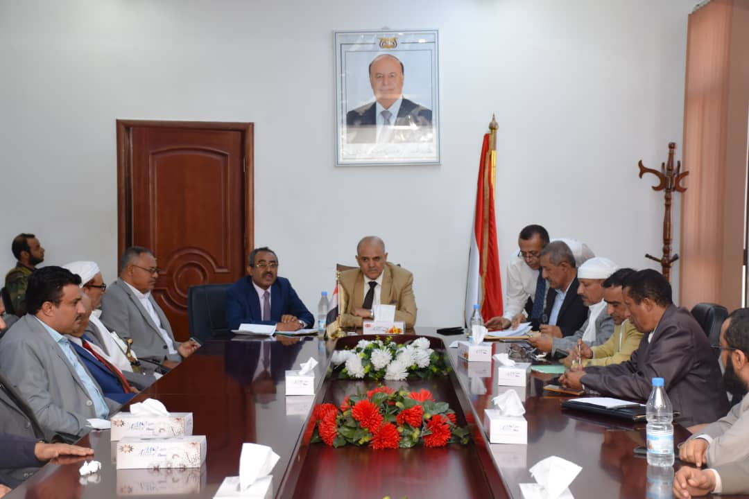 اجتماع بتعز برئاسة المحافظ شمسان يناقش عمل الاجهزة القضائية بالمحافظة