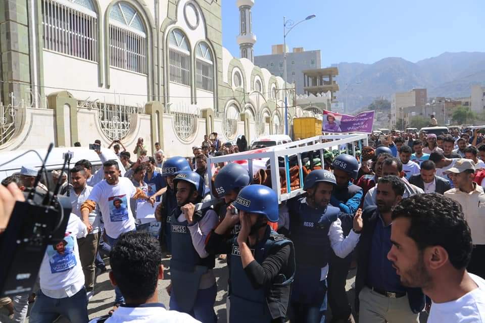 أديب الجناني .. الصحفي الذي أغتالته يد الارهاب الحوثي في مطار عدن .. مشوار حياة حافل بالوجع 