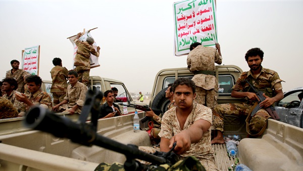 الحوثي يهجر أهالي منطقة المجعر على النزوح بقوة السلاح