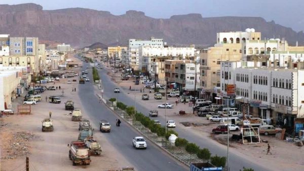 وكيل شبوة يطلع الفريق السعودي على عملية اعادة اعمار مستشفى عتق الجديد