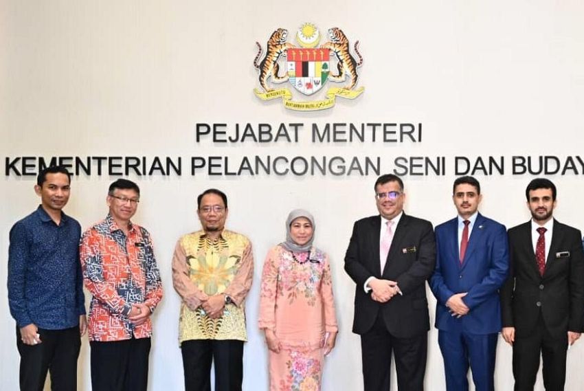 باحميد يبحث مع وزيرة السياحة والثقافة الماليزية آفاق التعاون بين البلدين