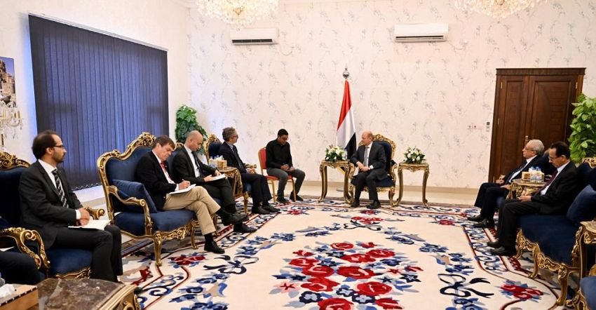 رئيس مجلس القيادة الرئاسي يستقبل سفراء الاتحاد الاوروبي