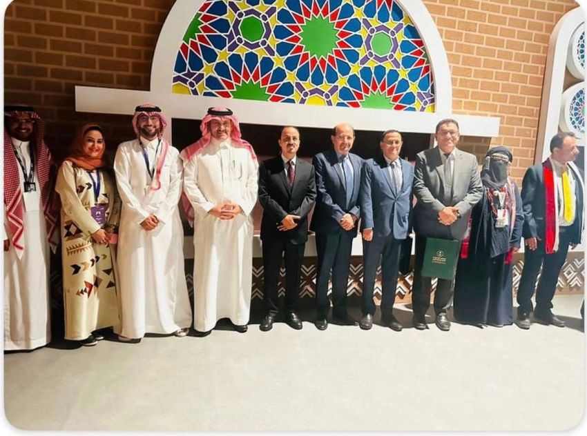 الارياني يشارك في افتتاح معرض "بين ثقافتين" المقام في الرياض