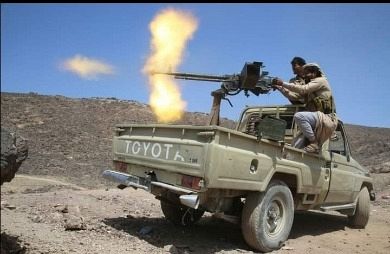 قوات الجيش تستهدف تعزيزات حوثية في الضالع قادمة من إب