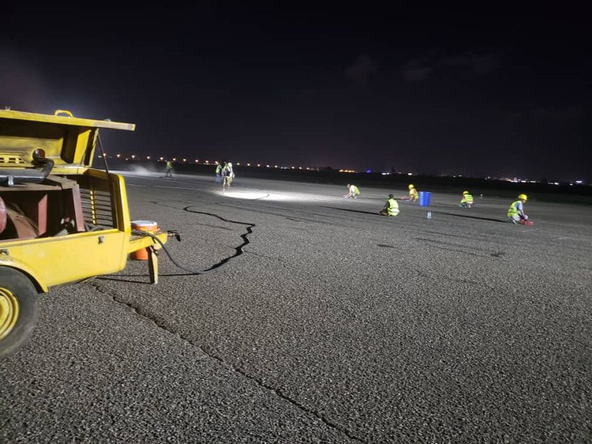 البدء بمشروع صيانة وإعادة تأهيل مدرج مطار عدن الدولي