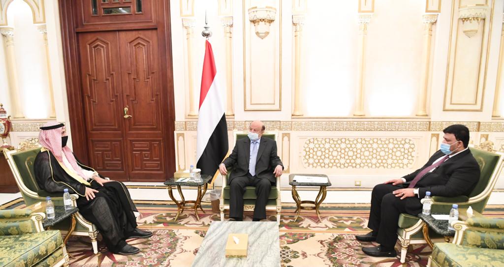 رئيس الجمهورية يُشيد بالعلاقات الأخوية المتينة بين اليمن والكويت