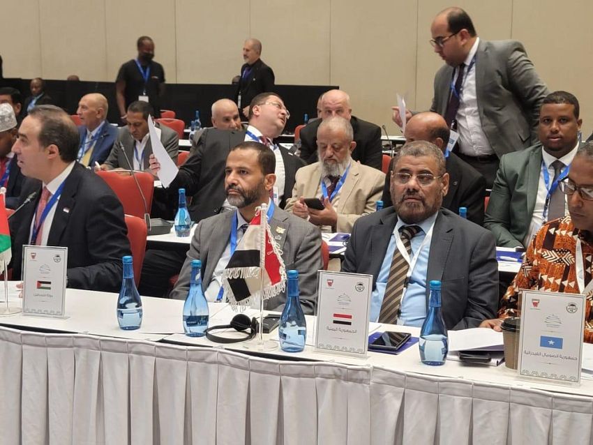 وفد برلماني يمني يشارك في اجتماعين منفصلين مع المجموعتين البرلمانيتين الإسلامية والعربية