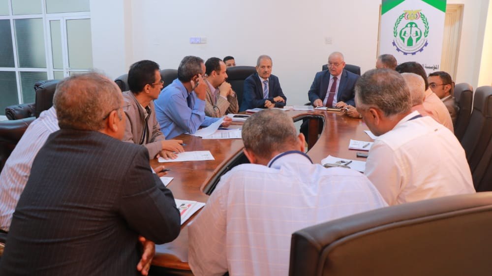 وزير الخدمة المدنية والتأمينات يتفقد سير العمل في فرع المؤسسة العامة للتأمينات الاجتماعية بعدن