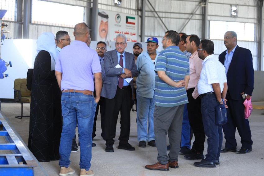 مدير مكتب رئاسة الجمهورية يوجه بإعادة تشغيل مصنع الأوكسجين الطبي في عدن