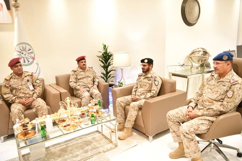 وزير الدفاع يزور قيادة القوات المشتركة في الرياض
