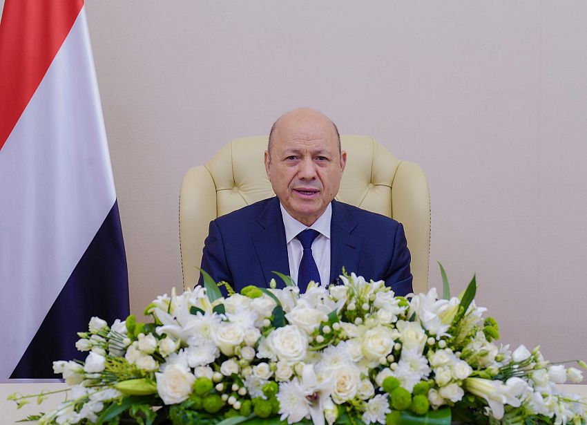 رئيس مجلس القيادة يدعو الى مزيد من الاصطفاف الوطني ويؤكد دعم اليمن الكامل لنضال الشعب الفلسطيني