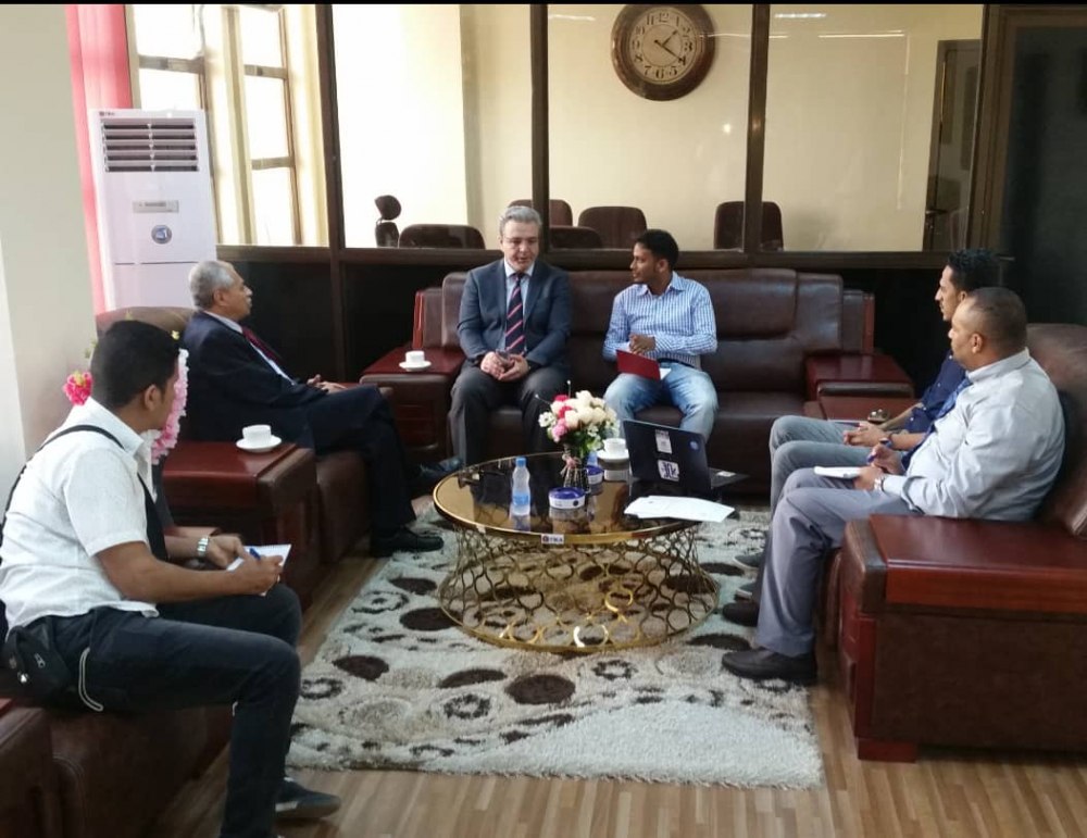  وزير الصناعة د.محمد الميتمي يبحث مع منسق منظمة تيكا إنشاء منظومة شبكية متكاملة