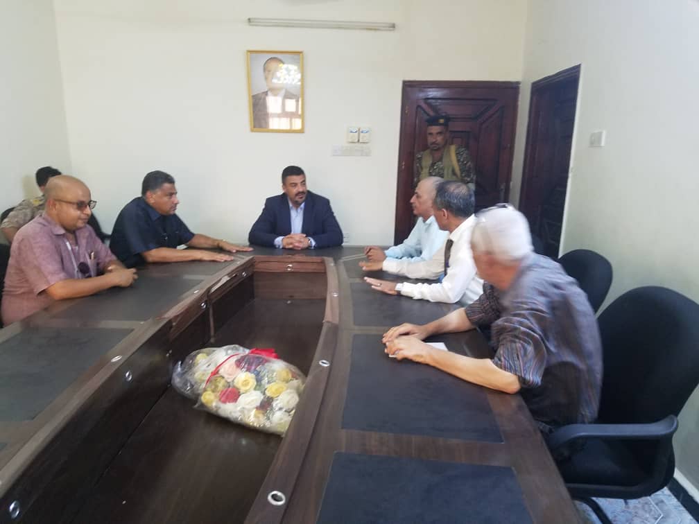 عدن| المحافظ سالمين يزور مبنى وزارة المياه والبيئة