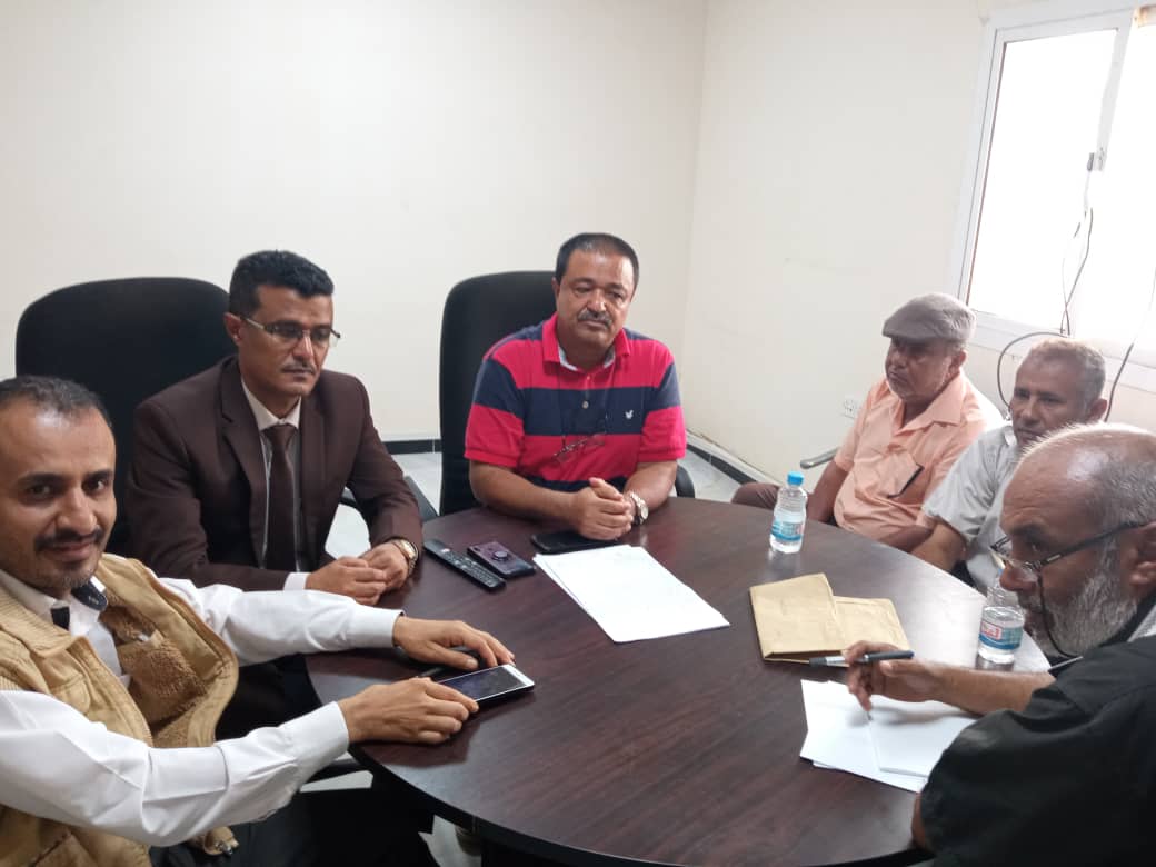 اجتماع بتعز يناقش استئناف الدور الرقابي لهيئة المواصفات في ميناء المخا