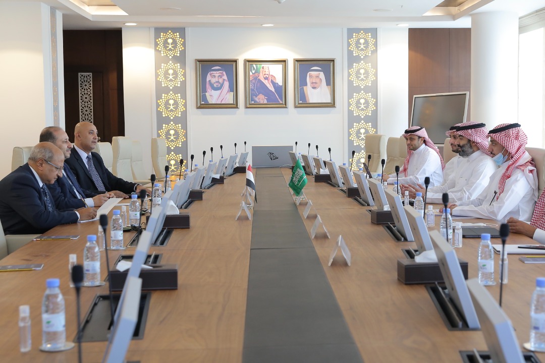وزير الاتصالات يبحث مع نظيره السعودي التعاون المشترك