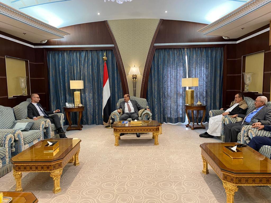 رئيس مجلس النواب يلتقي سفير فرنسا لدى اليمن