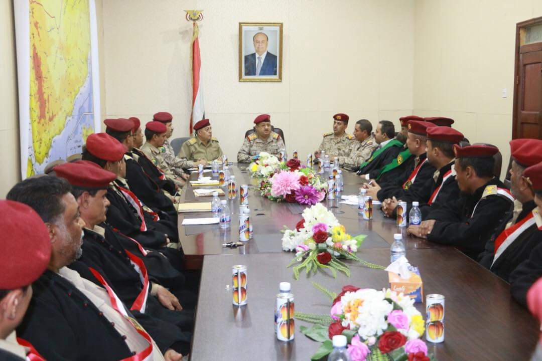 وزير الدفاع الفريق المقدشي يعقد اجتماعاً موسعاً برؤساء المحاكم والنيابات العسكرية