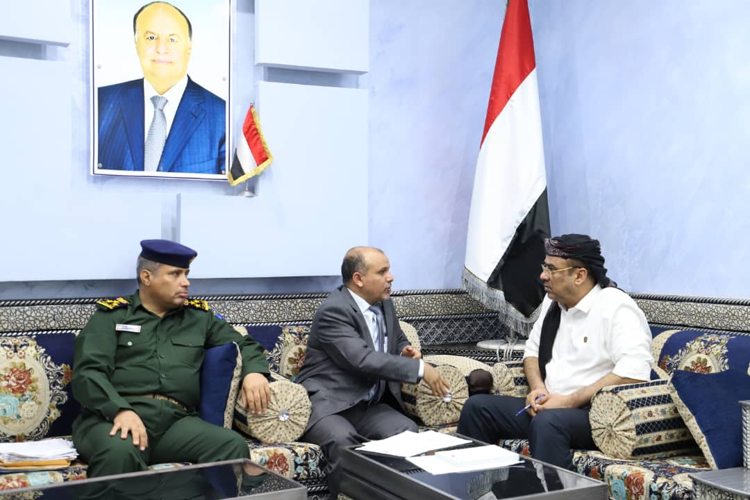 نائب رئيس الوزراء المهندس الميسري يلتقي محافظ عمران ويناقش معه مستجدات الأوضاع في المحافظة