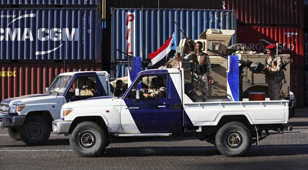 صحيفة لندنية تحذر من عملية تجريف لموارد الدولة يقوم بها ما يسمى بالمجلس الانتقالي في عدن