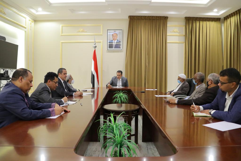 رئيس الوزراء المكلف يلتقي قيادات حزب الإصلاح ضمن المشاورات المستمرة لتشكيل الحكومة الجديدة
