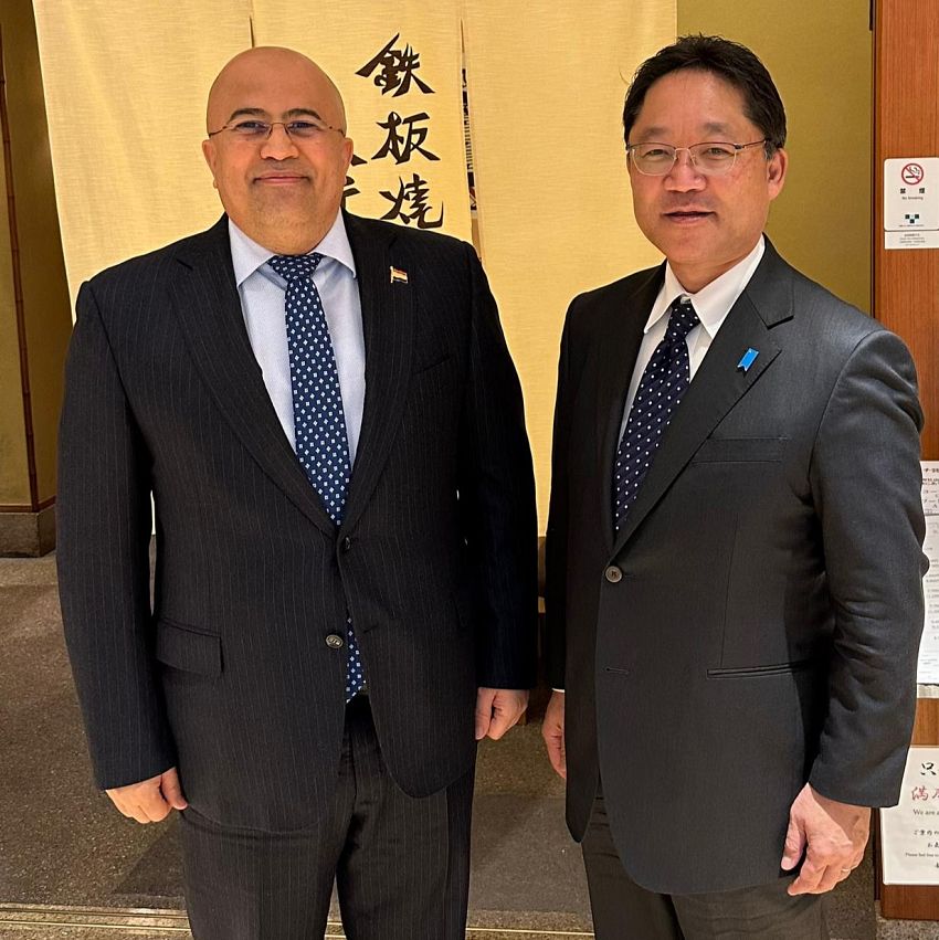السفير السنيني يبحث مع مسؤول ياباني سبل تعزيز العلاقات الثنائية