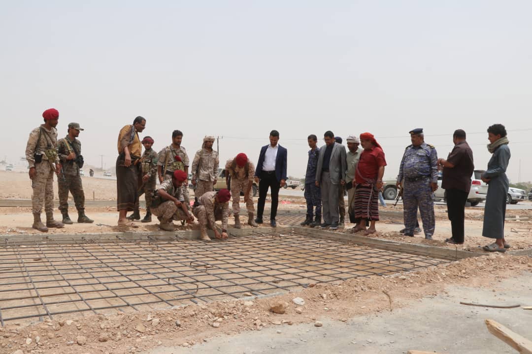 لمروق يطلع على عملية اسقاط المخطط الهندسي العام لوحدة جوار جديدة بمدينة عتق