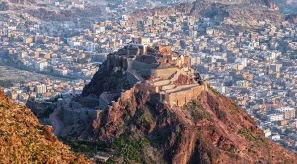افتتاح الملتقى العلمي لطب وجراحة الفم والاسنان بتعز