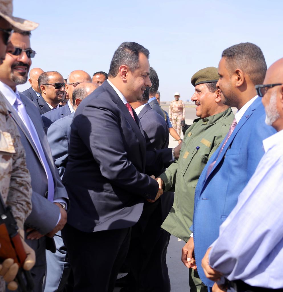 أول تصريح رسمي لرئيس الوزراء د.معين عبدالملك عقب وصوله للعاصمة المؤقتة عدن