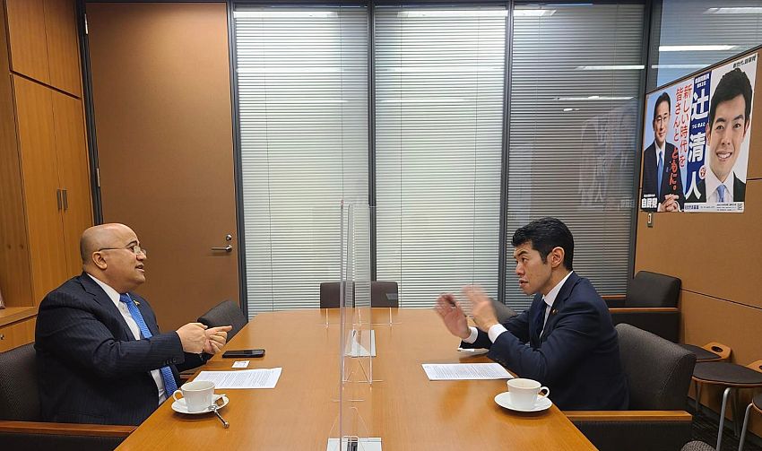 السفير السنيني يبحث مع عضو مجلس النواب الياباني سبل تعزيز التعاون البرلماني
