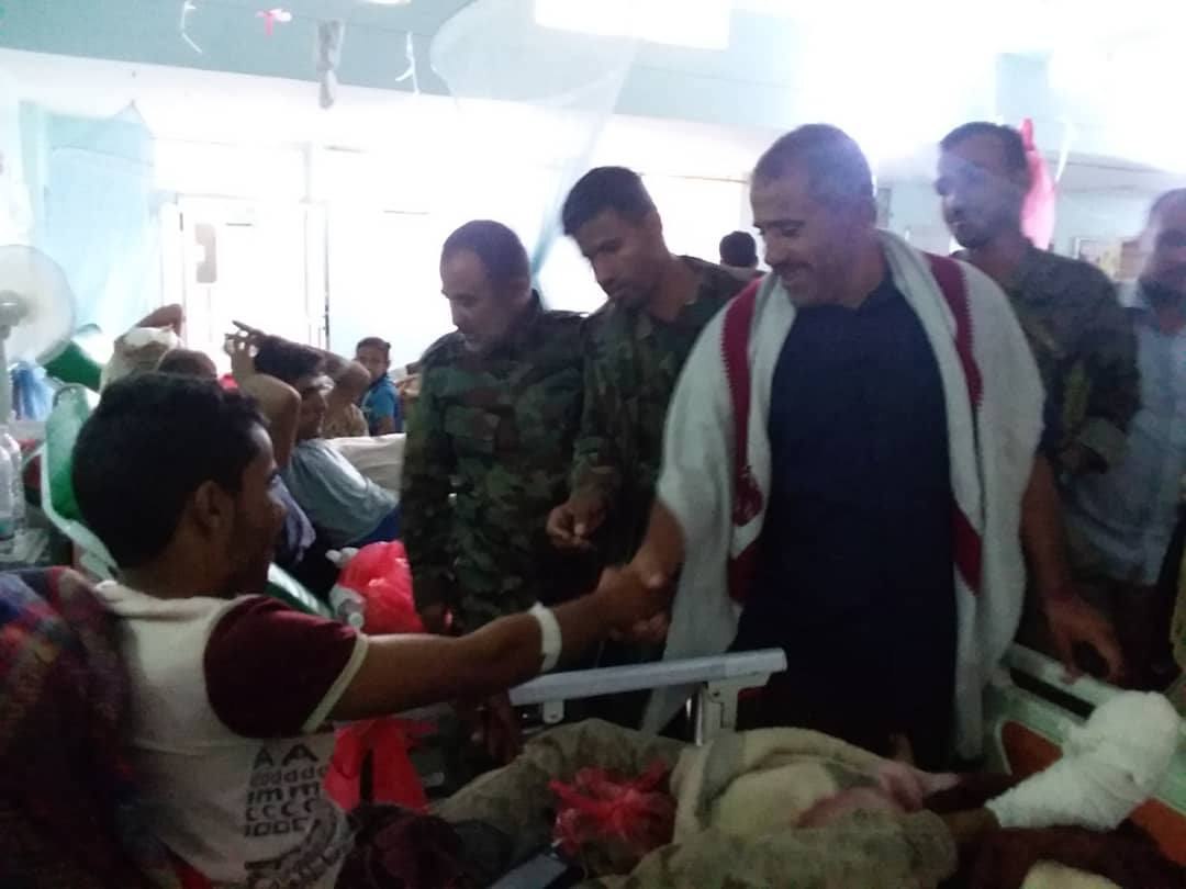 قائد اللواء 83 مدفعية الشيبة يزور جرحى الجيش والمقاومة في محافظة الضالع