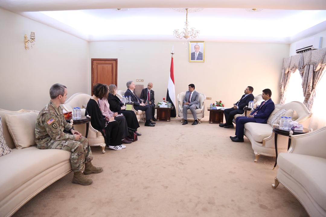 الوزير الرعيني يلتقي السفير الأمريكي ويناقش معه جهود تنفيذ مخرجات الحوار