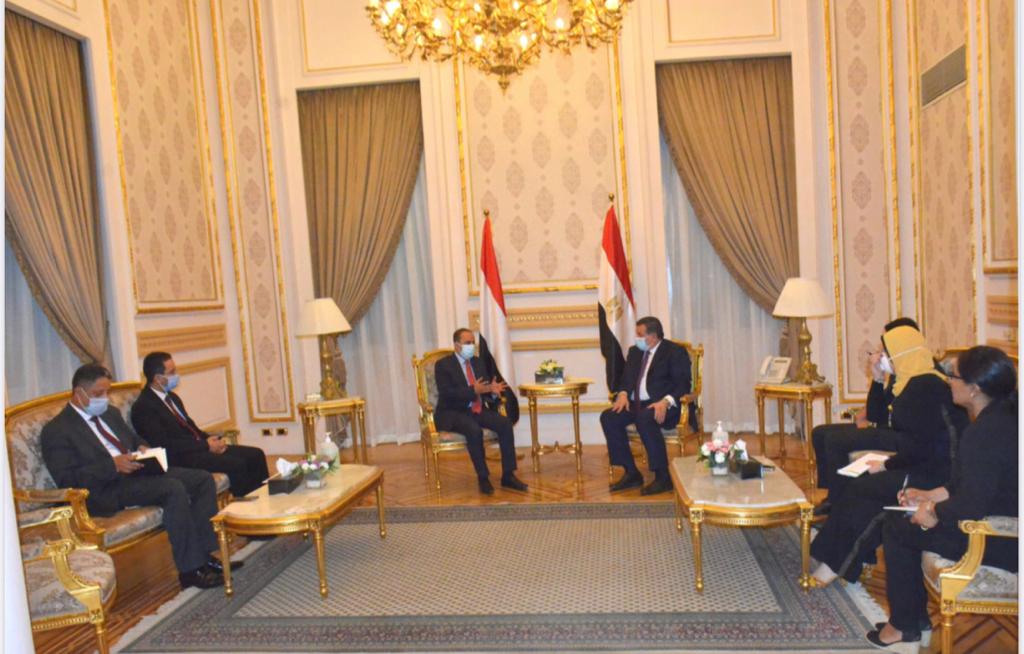 وزير الإعلام يبحث مع نظيره المصري التعاون الاعلامي بين البلدين