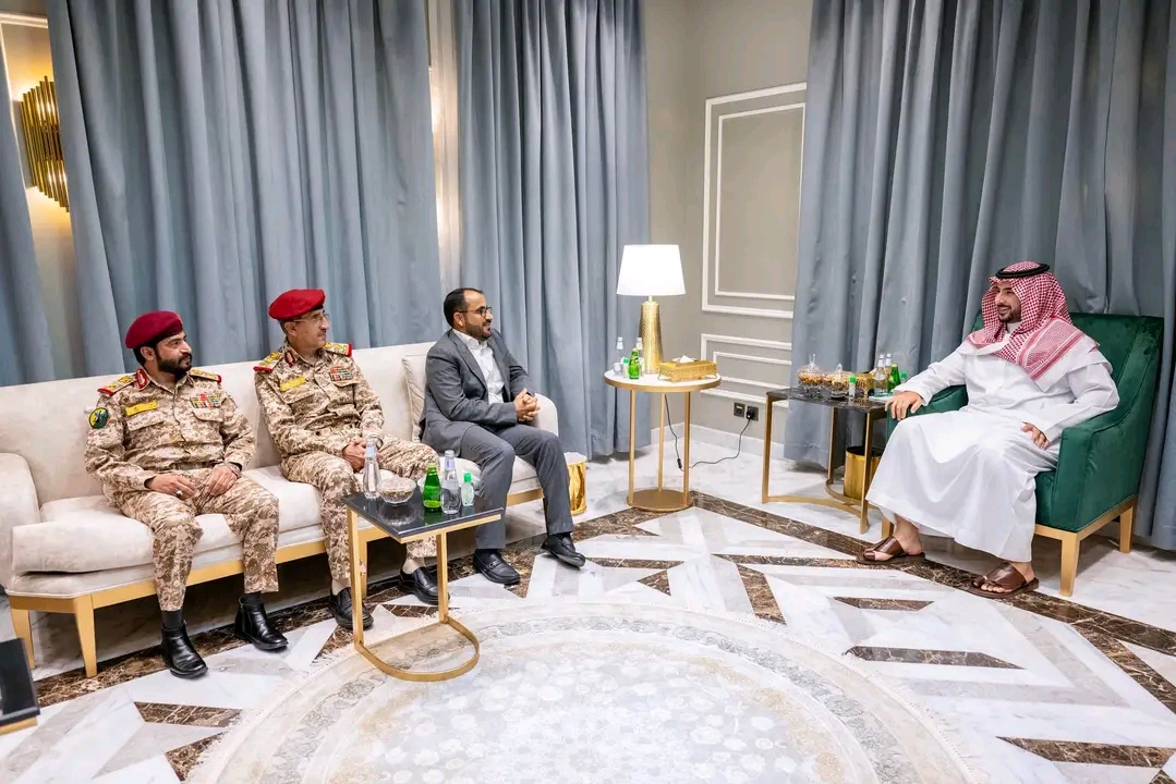وزير الدفاع السعودي يكشف تفاصيل اللقاء الذي جمعه بوفد الحوثيين في الرياض 