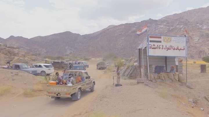 الجيش يتقدم في بيحان ويستعيد عدد من المواقع
