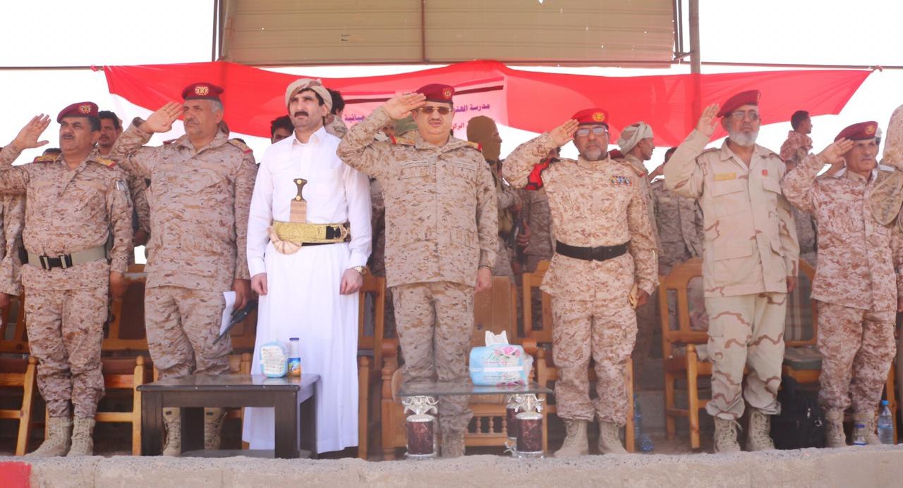 وزير الدفاع الفريق المقدشي يشهد حفل تخرج الدورة الأولى هندسة عسكرية