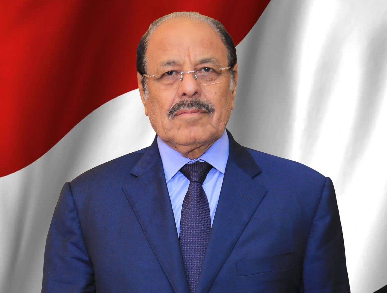 نائب رئيس الجمهورية يعزي في وفاة المناضل اللواء علي محضار قاسم